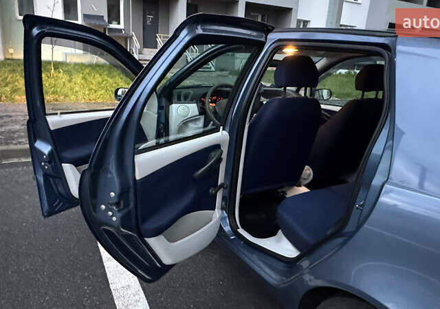 Синий Фиат Пунто, объемом двигателя 1.24 л и пробегом 168 тыс. км за 3500 $, фото 26 на Automoto.ua