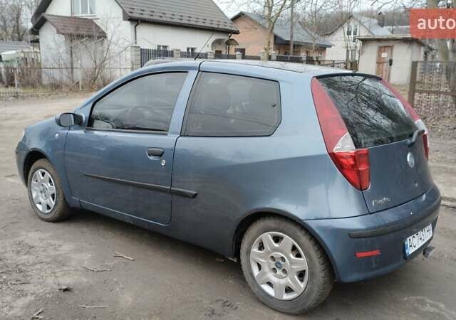 Синий Фиат Пунто, объемом двигателя 1.24 л и пробегом 210 тыс. км за 3500 $, фото 5 на Automoto.ua
