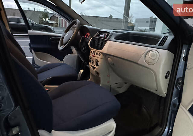 Синий Фиат Пунто, объемом двигателя 1.24 л и пробегом 168 тыс. км за 3500 $, фото 37 на Automoto.ua