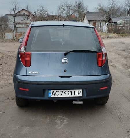 Синий Фиат Пунто, объемом двигателя 1.24 л и пробегом 210 тыс. км за 3500 $, фото 4 на Automoto.ua