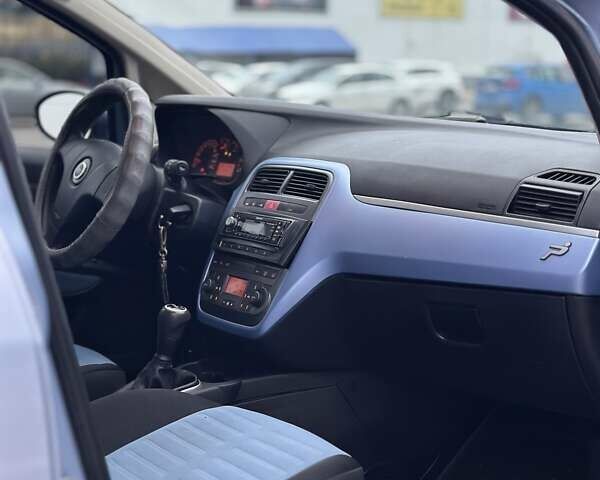 Синий Фиат Пунто, объемом двигателя 1.37 л и пробегом 160 тыс. км за 3499 $, фото 10 на Automoto.ua