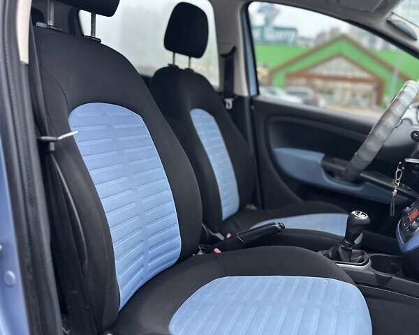 Синий Фиат Пунто, объемом двигателя 1.37 л и пробегом 160 тыс. км за 3499 $, фото 12 на Automoto.ua