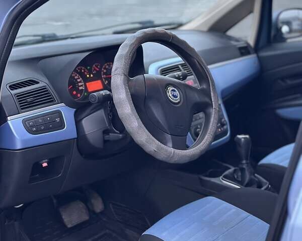 Синий Фиат Пунто, объемом двигателя 1.37 л и пробегом 160 тыс. км за 3499 $, фото 7 на Automoto.ua