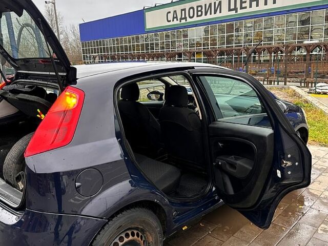 Синий Фиат Пунто, объемом двигателя 1.2 л и пробегом 280 тыс. км за 3000 $, фото 6 на Automoto.ua