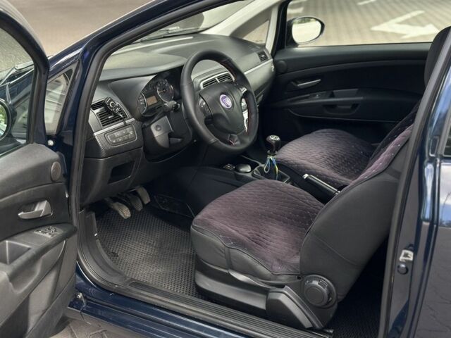 Синий Фиат Пунто, объемом двигателя 1.4 л и пробегом 140 тыс. км за 4500 $, фото 18 на Automoto.ua