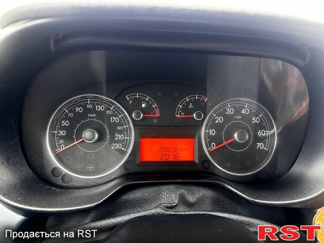 Синий Фиат Пунто, объемом двигателя 1.2 л и пробегом 280 тыс. км за 3000 $, фото 10 на Automoto.ua