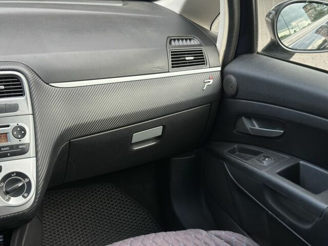 Синий Фиат Пунто, объемом двигателя 1.4 л и пробегом 140 тыс. км за 4500 $, фото 16 на Automoto.ua