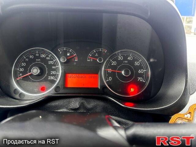 Синий Фиат Пунто, объемом двигателя 1.2 л и пробегом 280 тыс. км за 3000 $, фото 11 на Automoto.ua