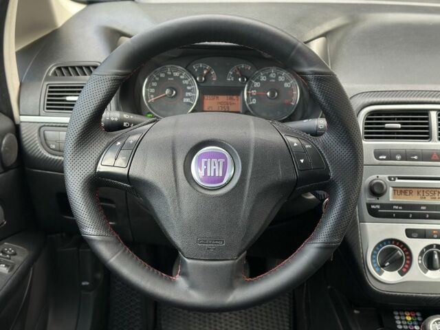 Синий Фиат Пунто, объемом двигателя 1.4 л и пробегом 140 тыс. км за 4500 $, фото 13 на Automoto.ua