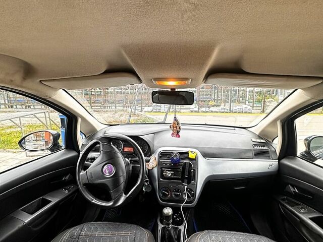 Синий Фиат Пунто, объемом двигателя 1.2 л и пробегом 280 тыс. км за 3000 $, фото 9 на Automoto.ua