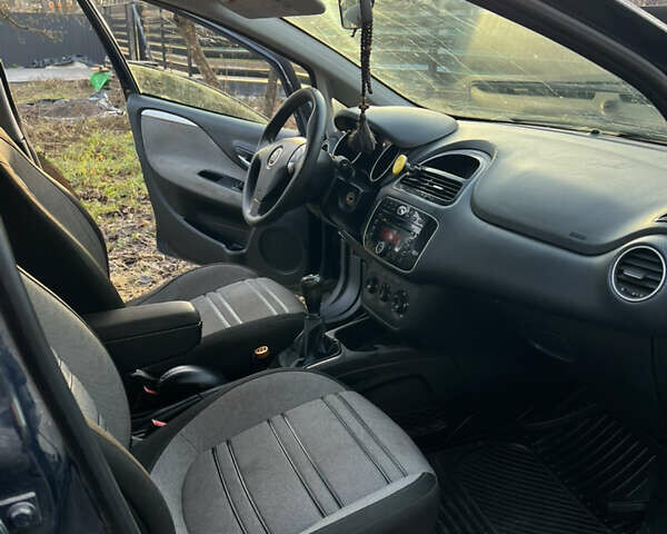 Синій Фіат Пунто, об'ємом двигуна 1.25 л та пробігом 245 тис. км за 2999 $, фото 31 на Automoto.ua