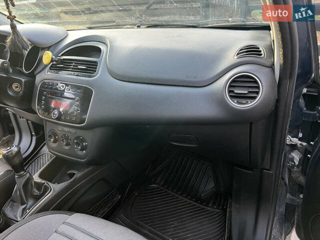 Синій Фіат Пунто, об'ємом двигуна 1.25 л та пробігом 245 тис. км за 2999 $, фото 34 на Automoto.ua