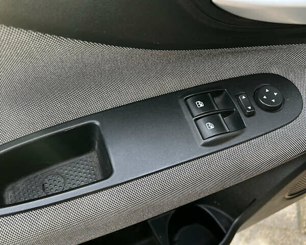 Синій Фіат Пунто, об'ємом двигуна 1.25 л та пробігом 245 тис. км за 2999 $, фото 32 на Automoto.ua