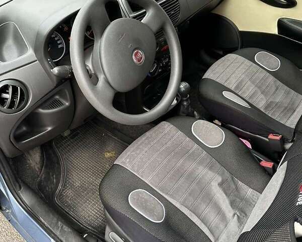 Синий Фиат Пунто, объемом двигателя 1.24 л и пробегом 130 тыс. км за 4300 $, фото 3 на Automoto.ua