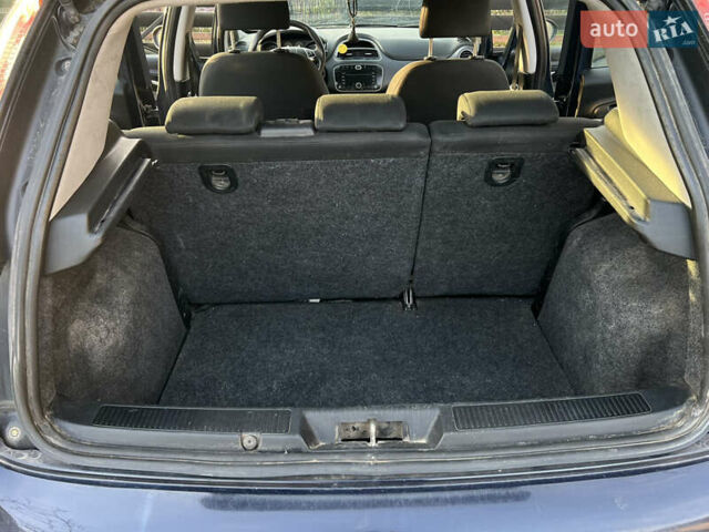 Синій Фіат Пунто, об'ємом двигуна 1.25 л та пробігом 245 тис. км за 2999 $, фото 41 на Automoto.ua