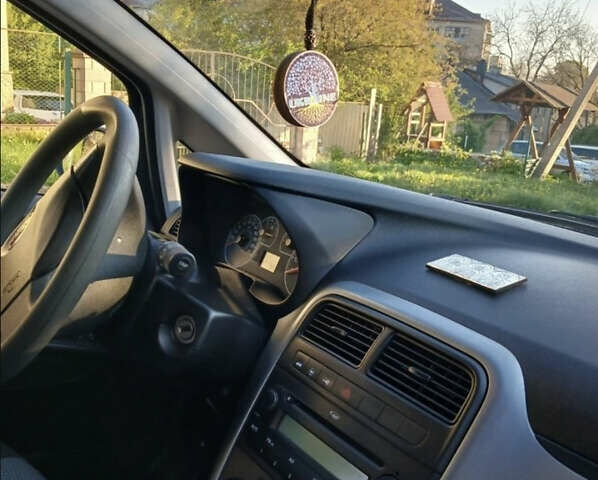 Фиат Пунто 2010 в Бережанах на Automoto.ua Синий Фиат Пунто, объемом двигателя 1.4 л и пробегом 164 тыс. км за 5500 $, фото 2 на Automoto.ua