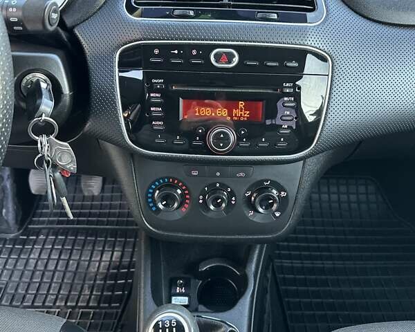 Фиат Пунто 2010 в Бережанах на Automoto.ua Синий Фиат Пунто, объемом двигателя 1.25 л и пробегом 242 тыс. км за 4299 $, фото 14 на Automoto.ua