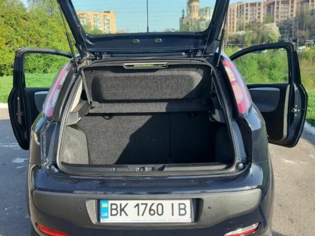 Синий Фиат Пунто, объемом двигателя 1.4 л и пробегом 163 тыс. км за 6100 $, фото 1 на Automoto.ua