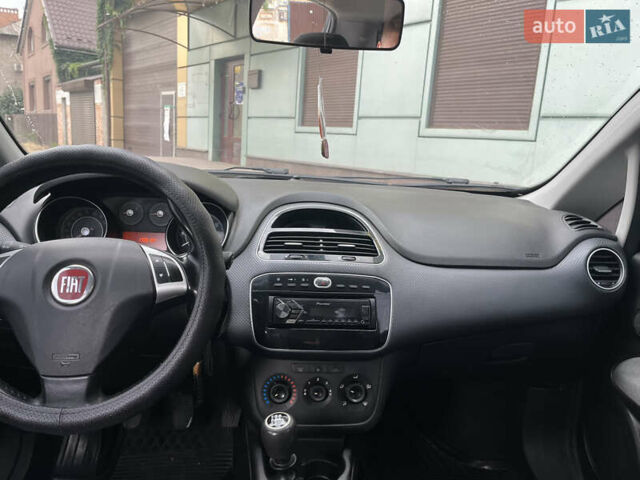 Синий Фиат Пунто, объемом двигателя 1.4 л и пробегом 170 тыс. км за 4200 $, фото 9 на Automoto.ua