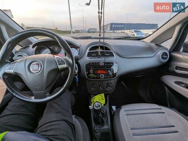 Синий Фиат Пунто, объемом двигателя 1.25 л и пробегом 267 тыс. км за 4400 $, фото 10 на Automoto.ua