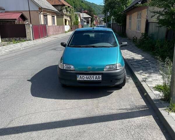 Зеленый Фиат Пунто, объемом двигателя 1.2 л и пробегом 300 тыс. км за 1250 $, фото 1 на Automoto.ua