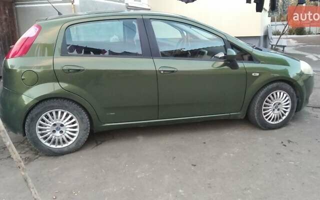 Фиат Пунто 2006 в Львове на Automoto.ua Зеленый Фиат Пунто, объемом двигателя 1.3 л и пробегом 290 тыс. км за 4000 $, фото 5 на Automoto.ua