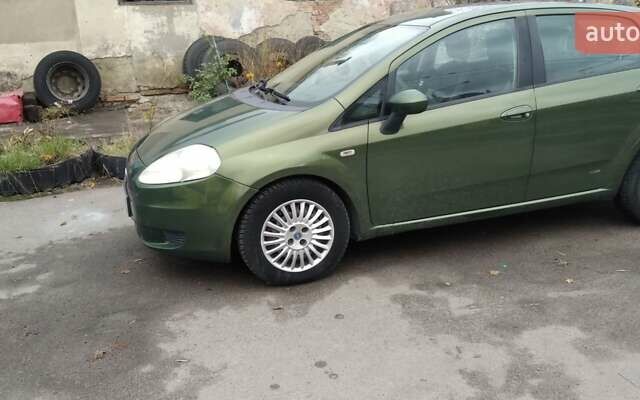 Фиат Пунто 2006 в Львове на Automoto.ua Зеленый Фиат Пунто, объемом двигателя 1.3 л и пробегом 290 тыс. км за 4000 $, фото 4 на Automoto.ua