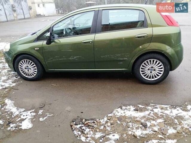 Фиат Пунто 2006 в Львове на Automoto.ua Зеленый Фиат Пунто, объемом двигателя 1.3 л и пробегом 290 тыс. км за 4000 $, фото 1 на Automoto.ua