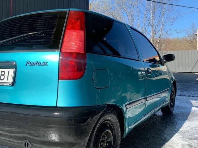 Зелений Фіат Пунто, об'ємом двигуна 1.2 л та пробігом 240 тис. км за 1100 $, фото 1 на Automoto.ua