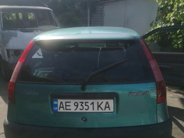Фиат Пунто 1995 в Днепре (Днепропетровске) на Automoto.ua Зеленый Фиат Пунто, объемом двигателя 1.1 л и пробегом 203 тыс. км за 2305 $, фото 2 на Automoto.ua