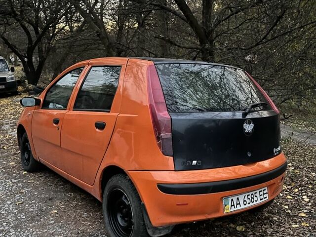 Оранжевый Фиат Пунто, объемом двигателя 1.2 л и пробегом 180 тыс. км за 850 $, фото 1 на Automoto.ua