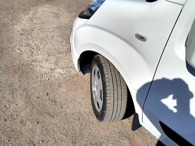 Белый Фиат Кубо, объемом двигателя 1.4 л и пробегом 32 тыс. км за 12100 $, фото 3 на Automoto.ua