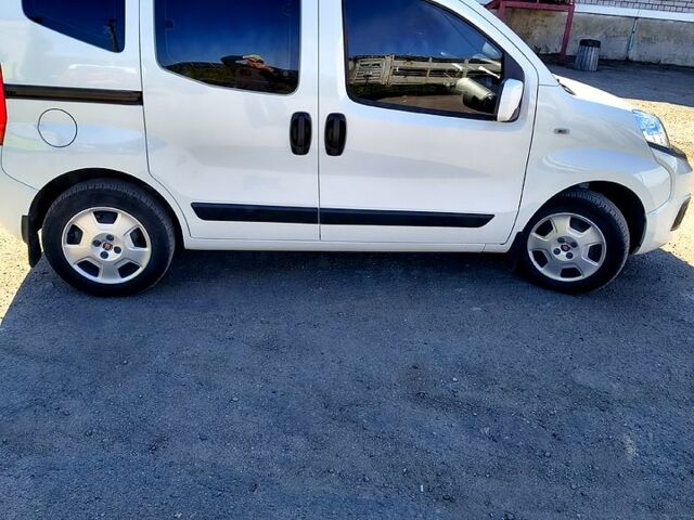 Белый Фиат Кубо, объемом двигателя 1.4 л и пробегом 32 тыс. км за 12100 $, фото 1 на Automoto.ua