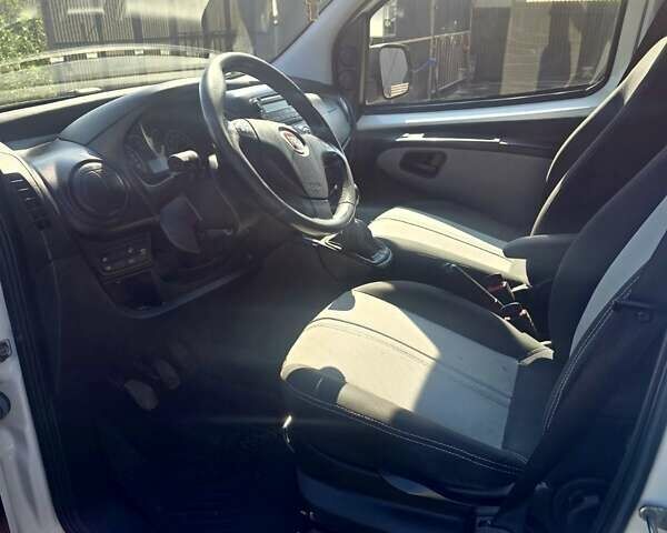 Белый Фиат Кубо, объемом двигателя 1.3 л и пробегом 172 тыс. км за 3999 $, фото 10 на Automoto.ua