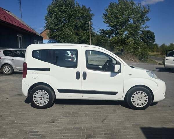 Белый Фиат Кубо, объемом двигателя 1.3 л и пробегом 172 тыс. км за 3999 $, фото 3 на Automoto.ua