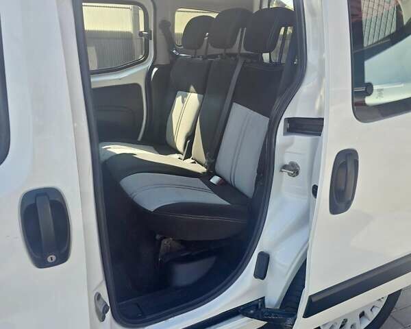 Белый Фиат Кубо, объемом двигателя 1.3 л и пробегом 172 тыс. км за 3999 $, фото 14 на Automoto.ua