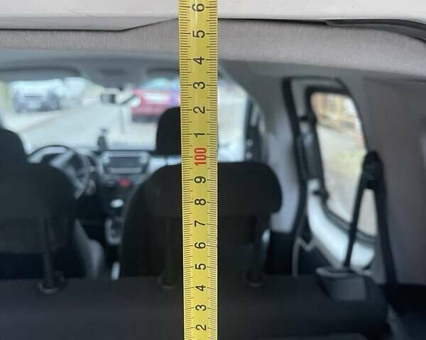 Белый Фиат Кубо, объемом двигателя 1.3 л и пробегом 167 тыс. км за 5600 $, фото 4 на Automoto.ua