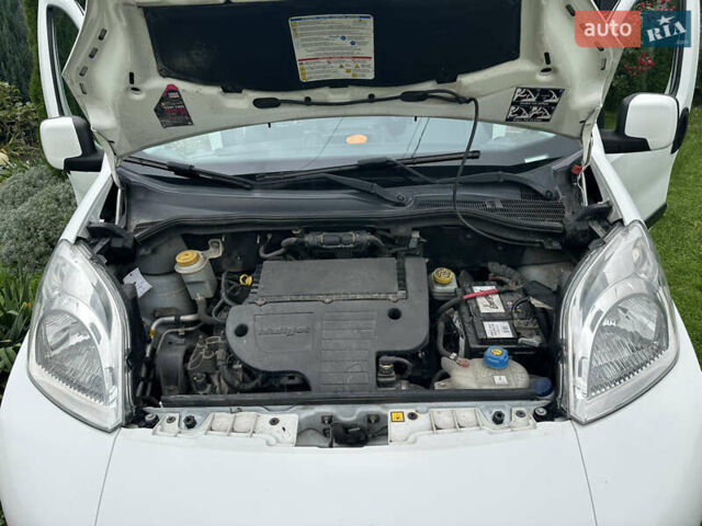 Фиат Кубо 2013 в Ивано-Франковске на Automoto.ua Белый Фиат Кубо, объемом двигателя 1.3 л и пробегом 170 тыс. км за 6200 $, фото 29 на Automoto.ua
