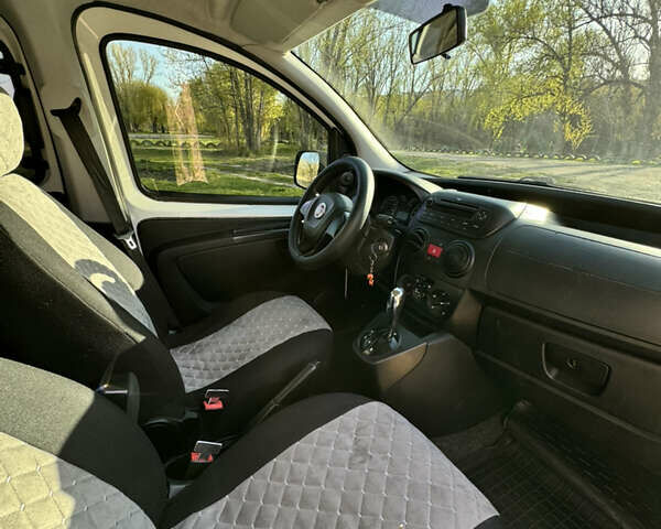 Белый Фиат Кубо, объемом двигателя 1.3 л и пробегом 144 тыс. км за 8500 $, фото 13 на Automoto.ua