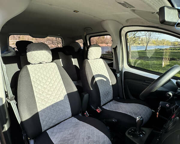 Белый Фиат Кубо, объемом двигателя 1.3 л и пробегом 144 тыс. км за 8500 $, фото 11 на Automoto.ua