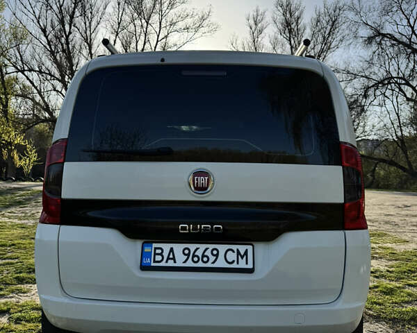 Белый Фиат Кубо, объемом двигателя 1.3 л и пробегом 144 тыс. км за 8500 $, фото 2 на Automoto.ua