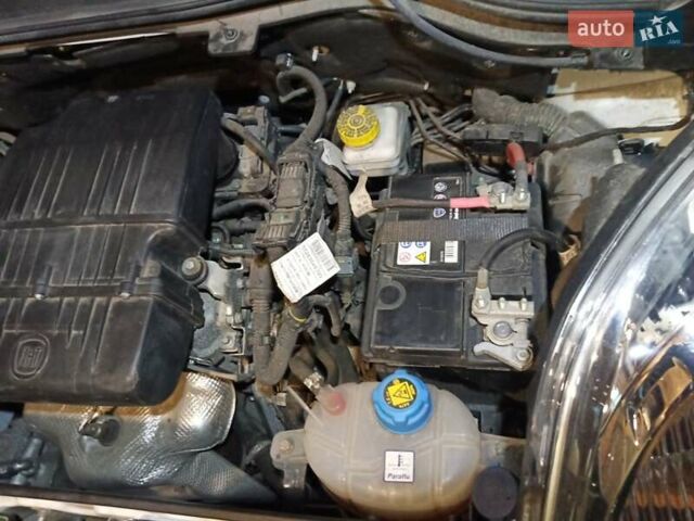 Белый Фиат Кубо, объемом двигателя 1.37 л и пробегом 30 тыс. км за 10600 $, фото 22 на Automoto.ua