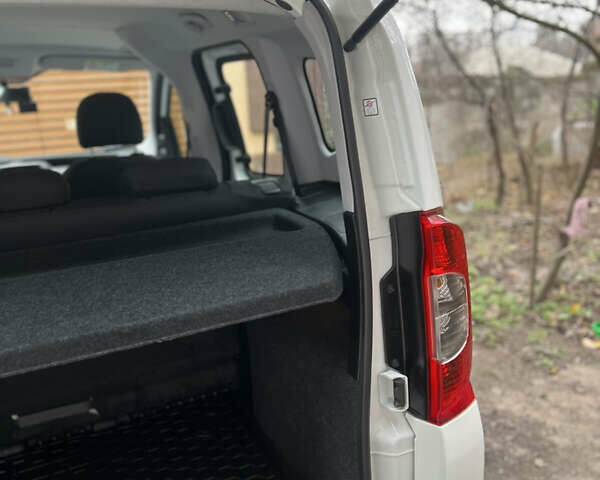 Белый Фиат Кубо, объемом двигателя 1.37 л и пробегом 13 тыс. км за 12699 $, фото 38 на Automoto.ua