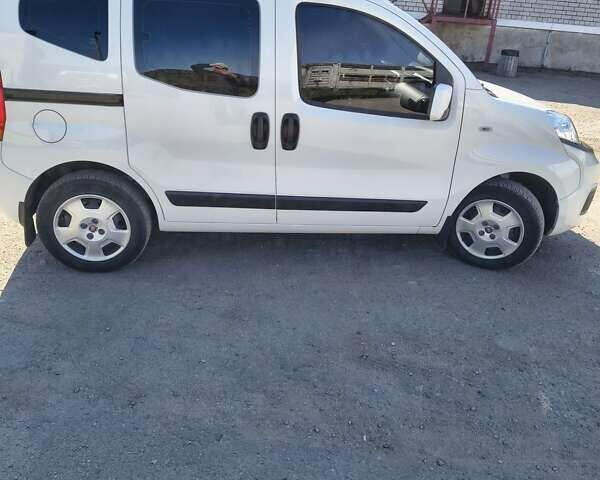 Белый Фиат Кубо, объемом двигателя 1.37 л и пробегом 32 тыс. км за 12100 $, фото 7 на Automoto.ua
