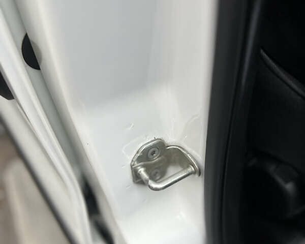 Белый Фиат Кубо, объемом двигателя 1.37 л и пробегом 13 тыс. км за 12699 $, фото 23 на Automoto.ua