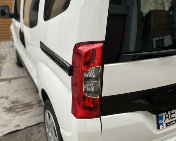 Белый Фиат Кубо, объемом двигателя 1.37 л и пробегом 13 тыс. км за 12699 $, фото 35 на Automoto.ua