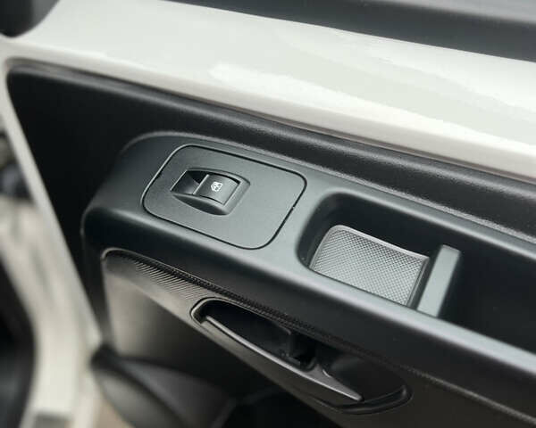 Белый Фиат Кубо, объемом двигателя 1.37 л и пробегом 13 тыс. км за 12699 $, фото 26 на Automoto.ua