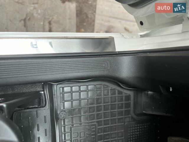 Белый Фиат Кубо, объемом двигателя 1.37 л и пробегом 13 тыс. км за 12699 $, фото 56 на Automoto.ua