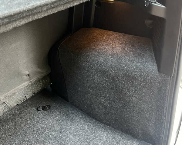Белый Фиат Кубо, объемом двигателя 1.4 л и пробегом 12 тыс. км за 12999 $, фото 60 на Automoto.ua