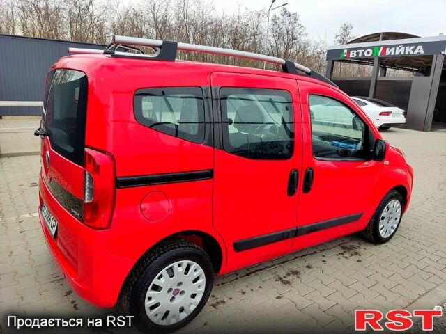 Красный Фиат Кубо, объемом двигателя 1.2 л и пробегом 200 тыс. км за 5600 $, фото 1 на Automoto.ua